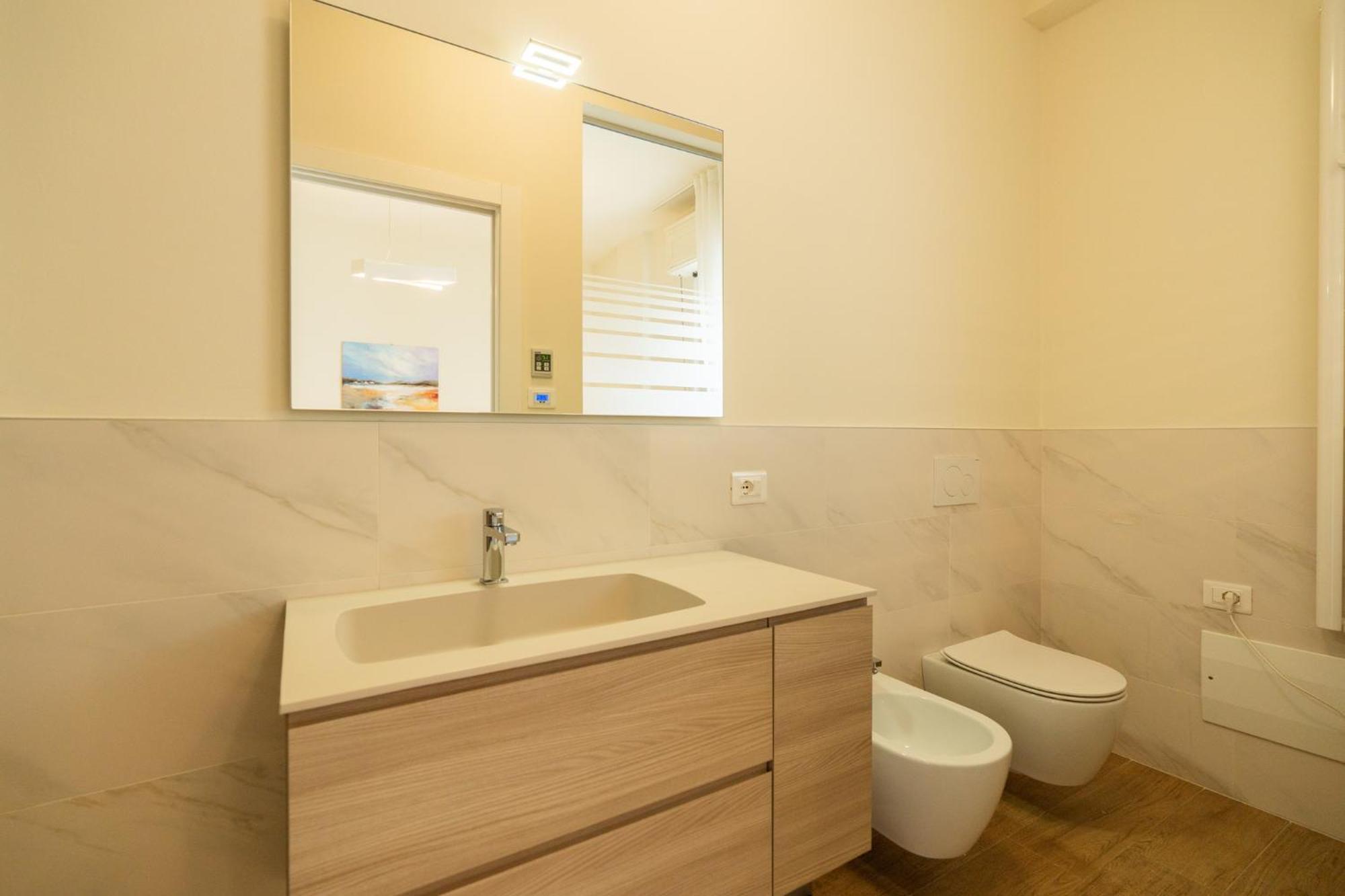 Domus Verona - Ampia Residenza Filippini A Pochi Passi Dall'Arena Екстер'єр фото