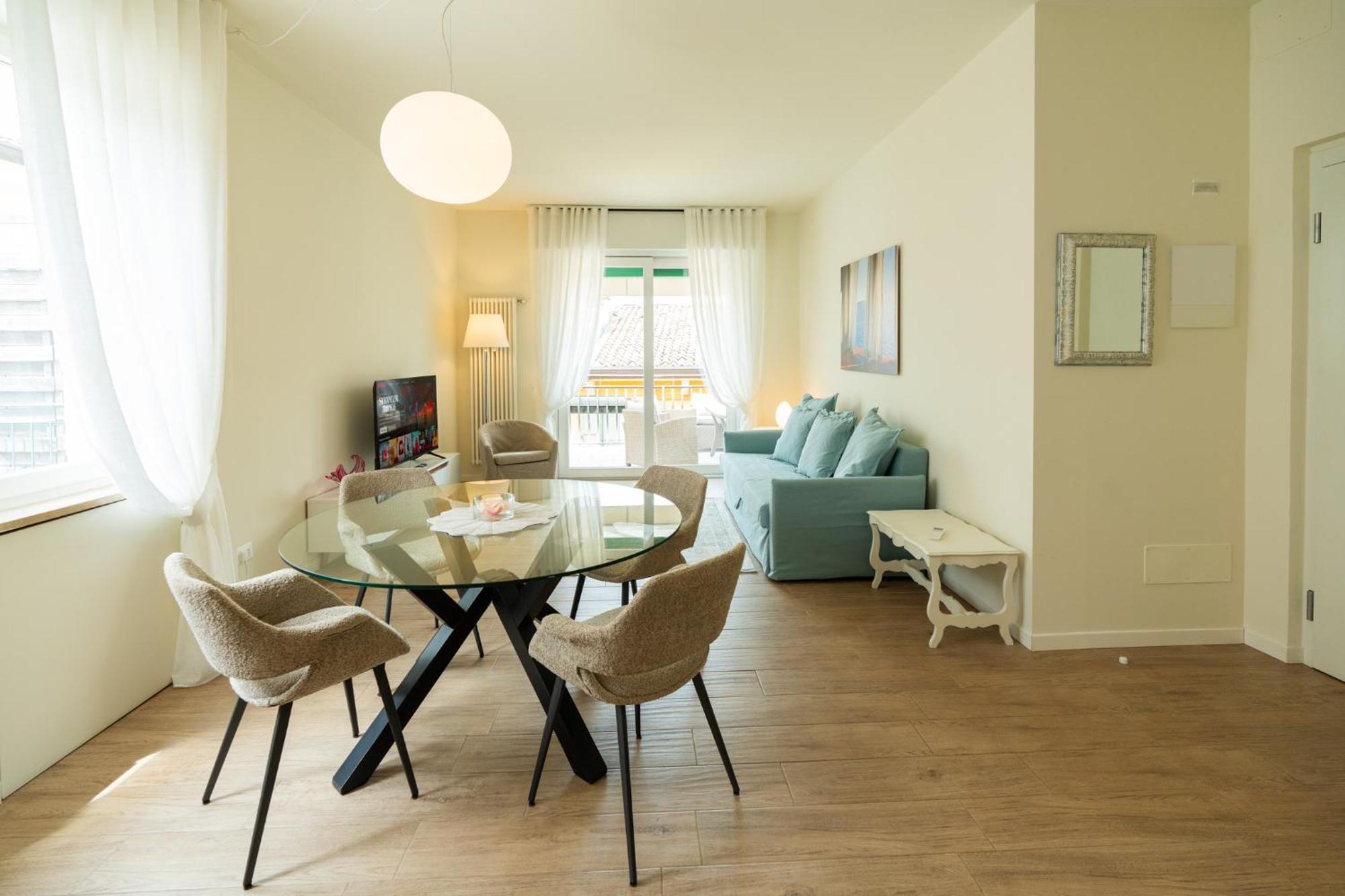 Domus Verona - Ampia Residenza Filippini A Pochi Passi Dall'Arena Екстер'єр фото
